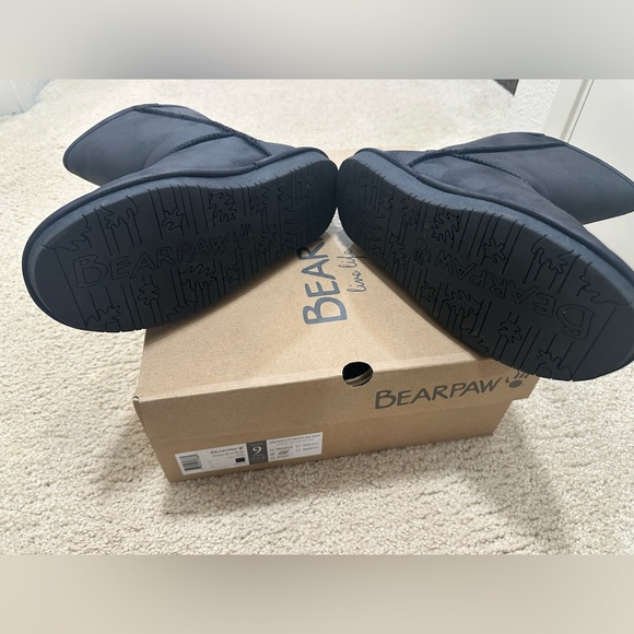 BearPaw Classic Black Boots - Picture 4 of 6